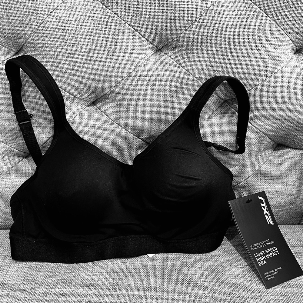 2XU Light Speed High Impact Sports Bra in Black 34A